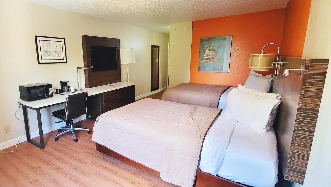 Studios & Suites 4 Less シャーロット 米国